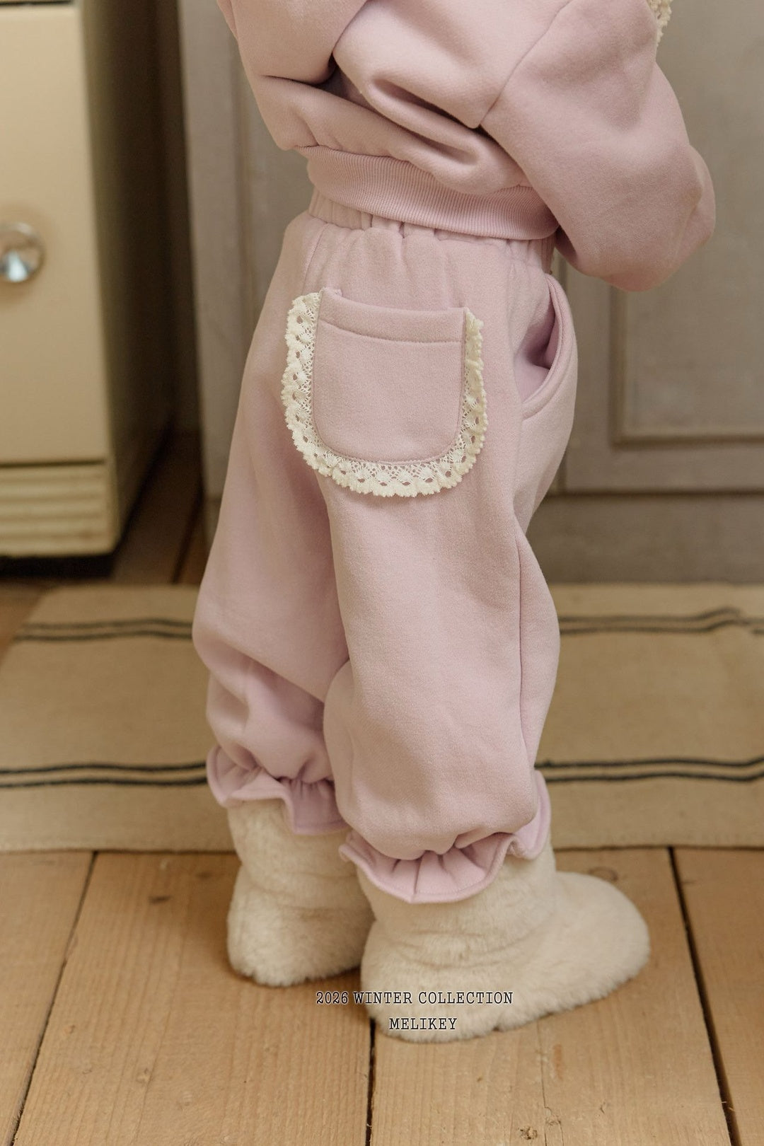 [Melikey] Pocket lace jogger pants
