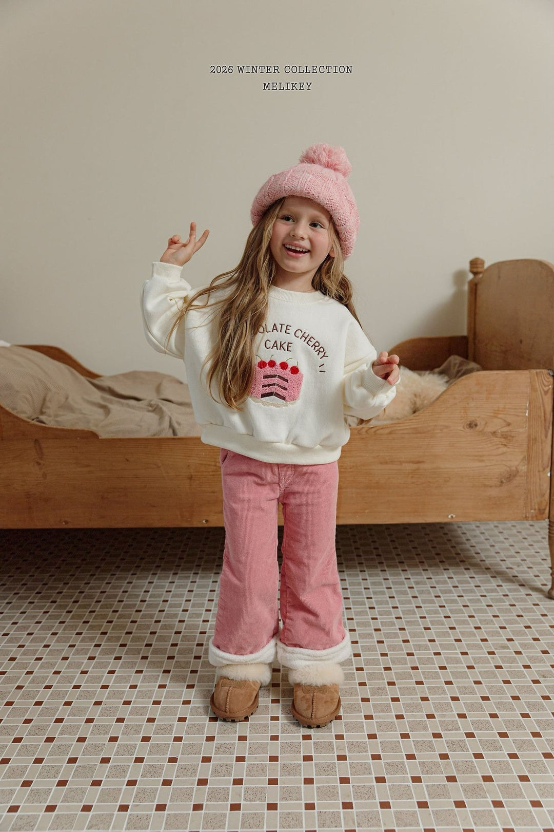 [Melikey] Corduroy heart flare pants