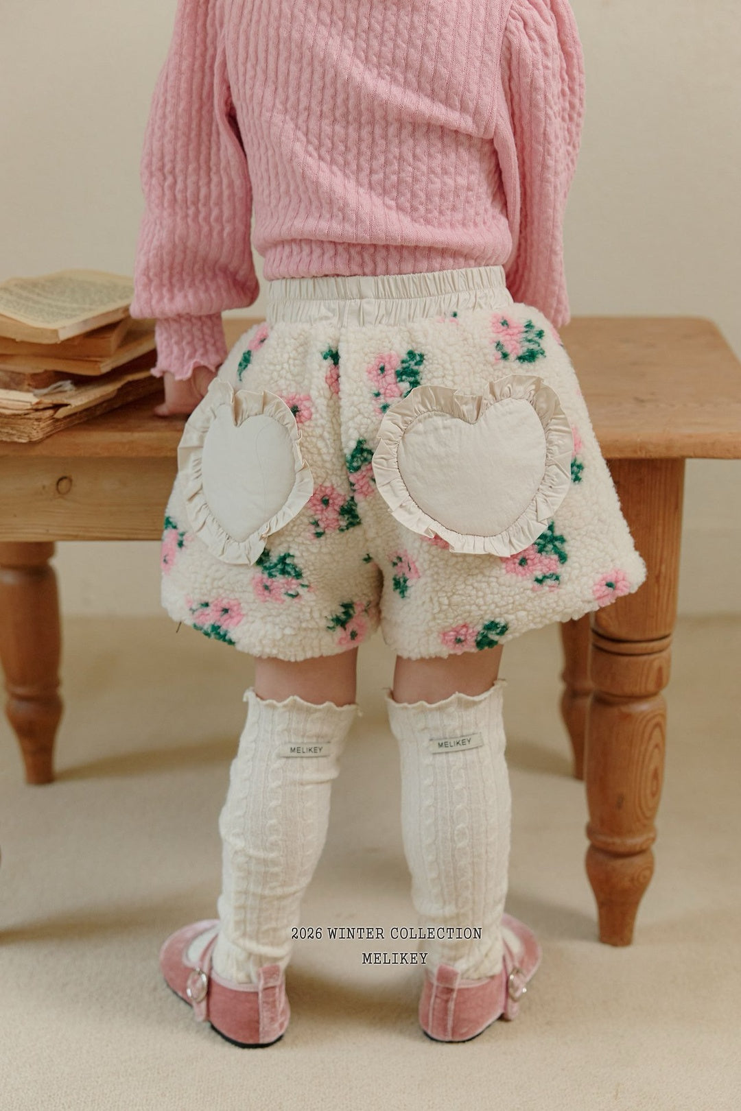 [Melikey] Heart flower boa shorts