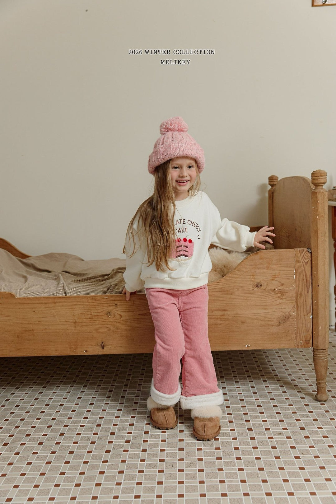 [Melikey] Corduroy heart flare pants