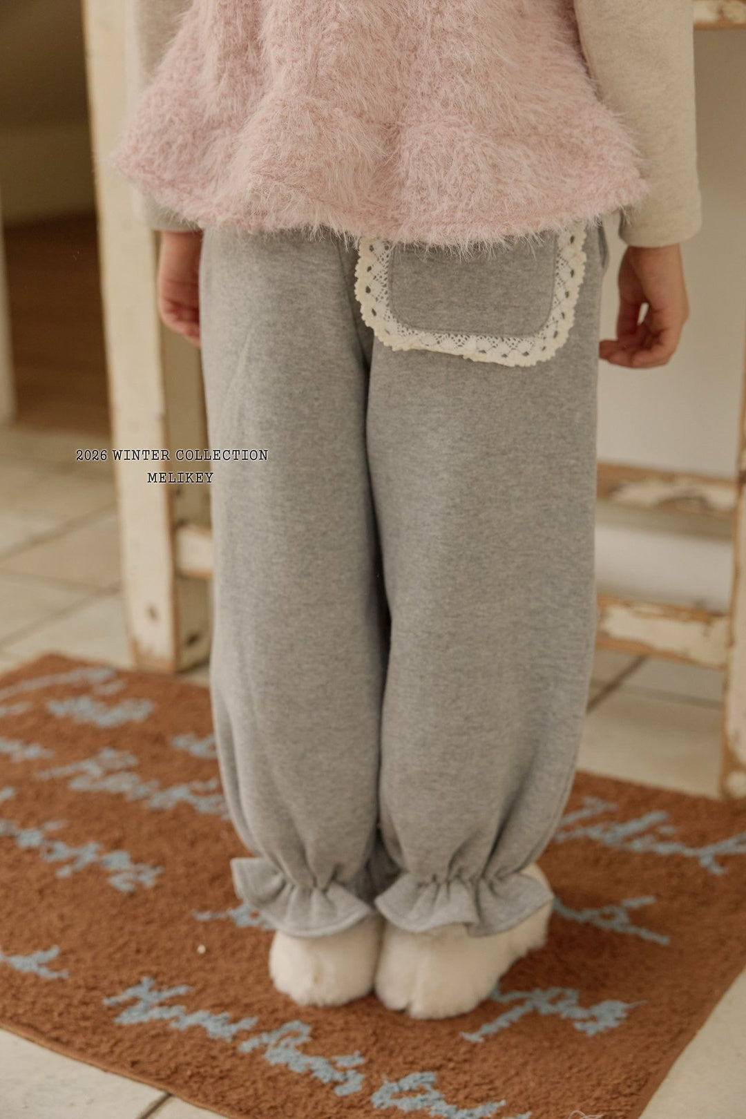 [Melikey] Pocket lace jogger pants
