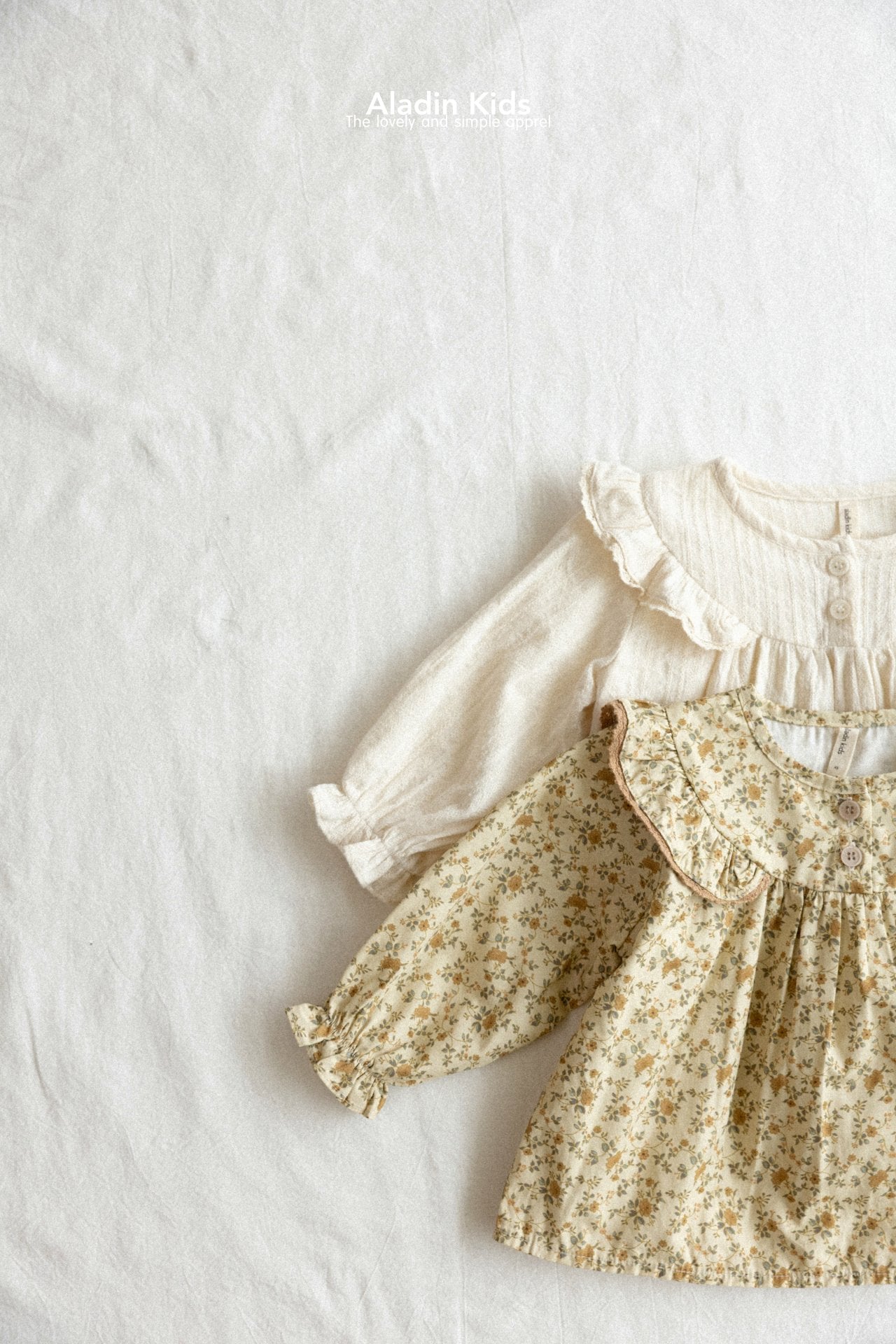 ［aladin］Wing shirring blouse
