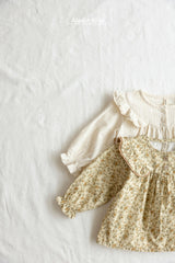 ［aladin］Wing shirring blouse