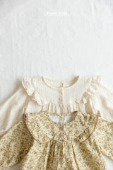 ［aladin］Wing shirring blouse