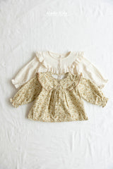 ［aladin］Wing shirring blouse