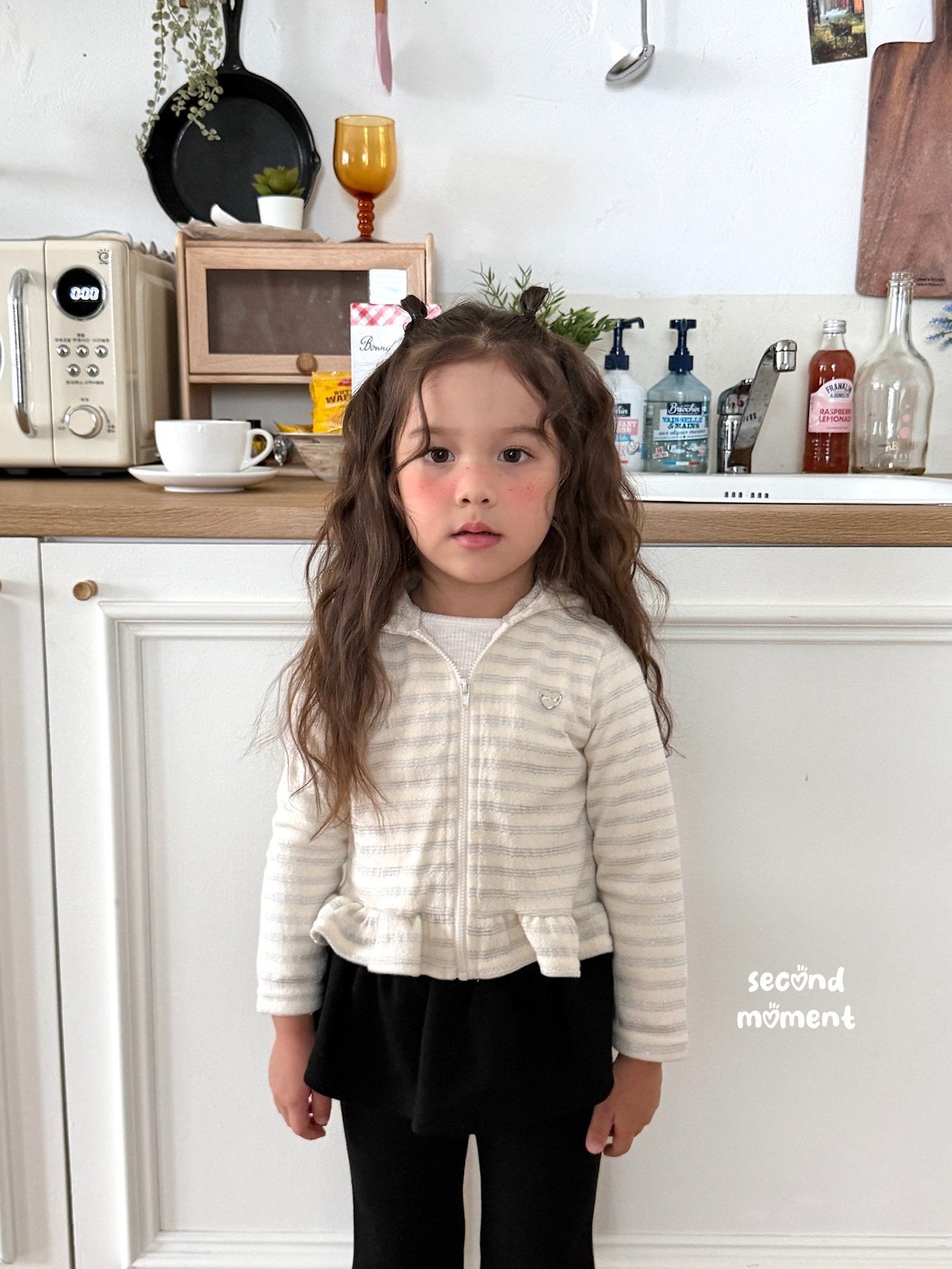 ［second moment］Glow frill zip up hoodie