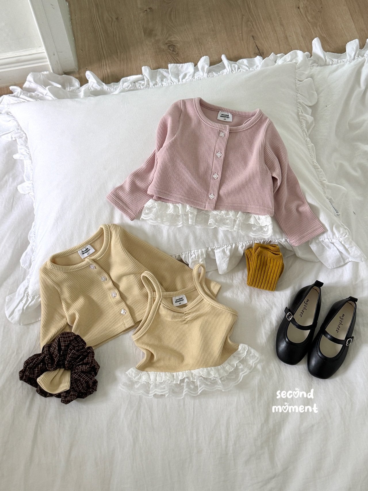 ［second moment］Smoodie cardigan & camisole set