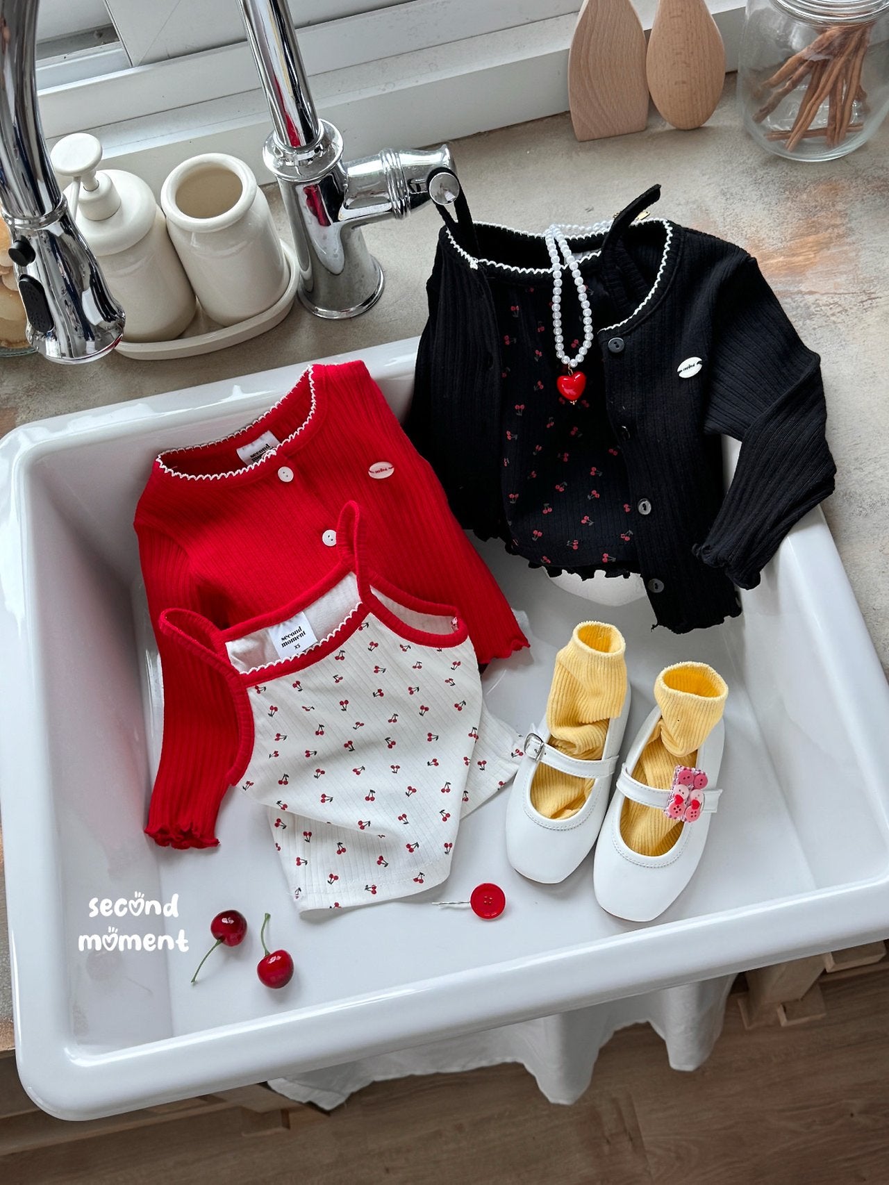 ［second moment］Cherry cardigan & camisole set