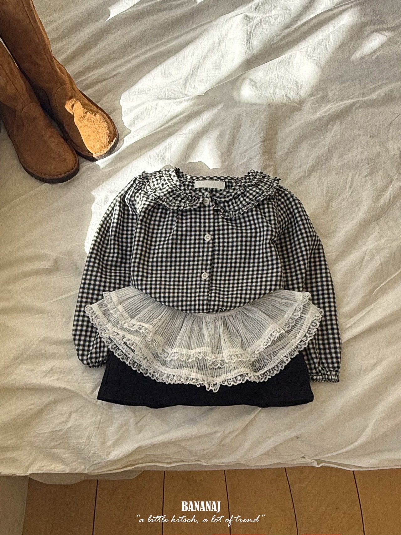 ［BANANAJ］Bell check blouse
