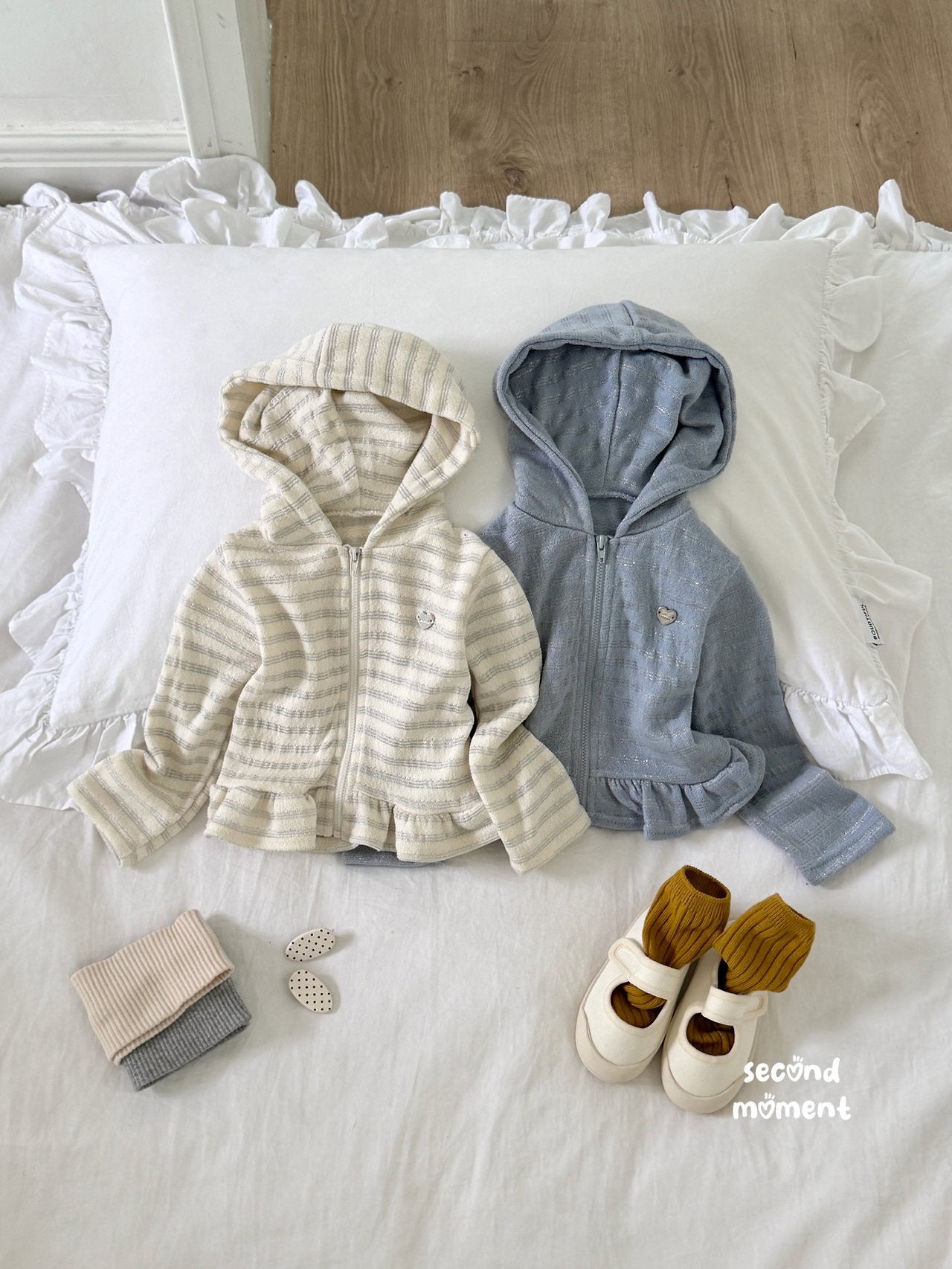 ［second moment］Glow frill zip up hoodie
