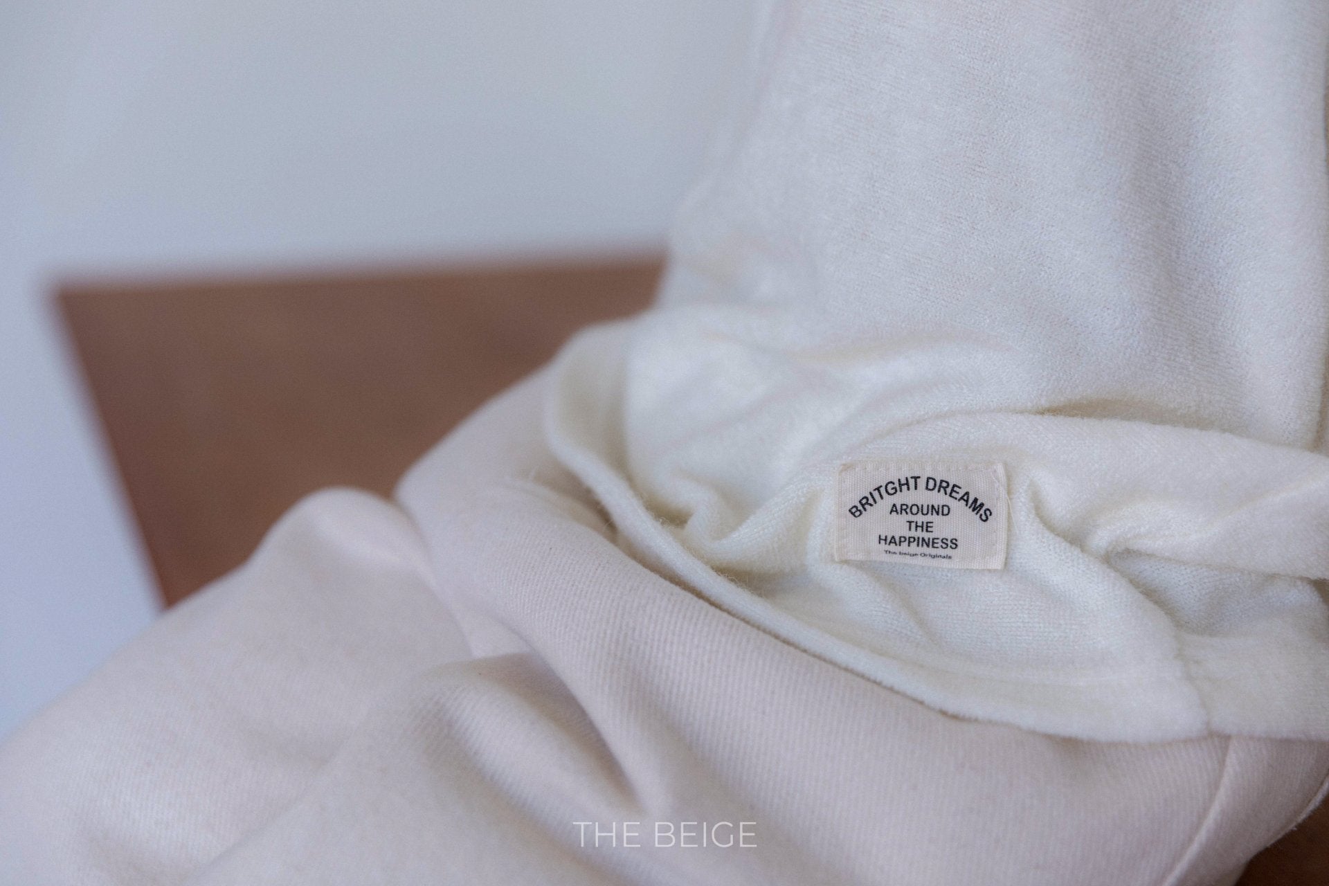 ［The beige］Warm high neck tee