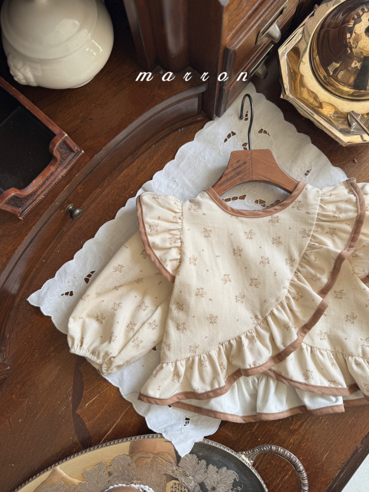 ［marron］Lala frill blouse