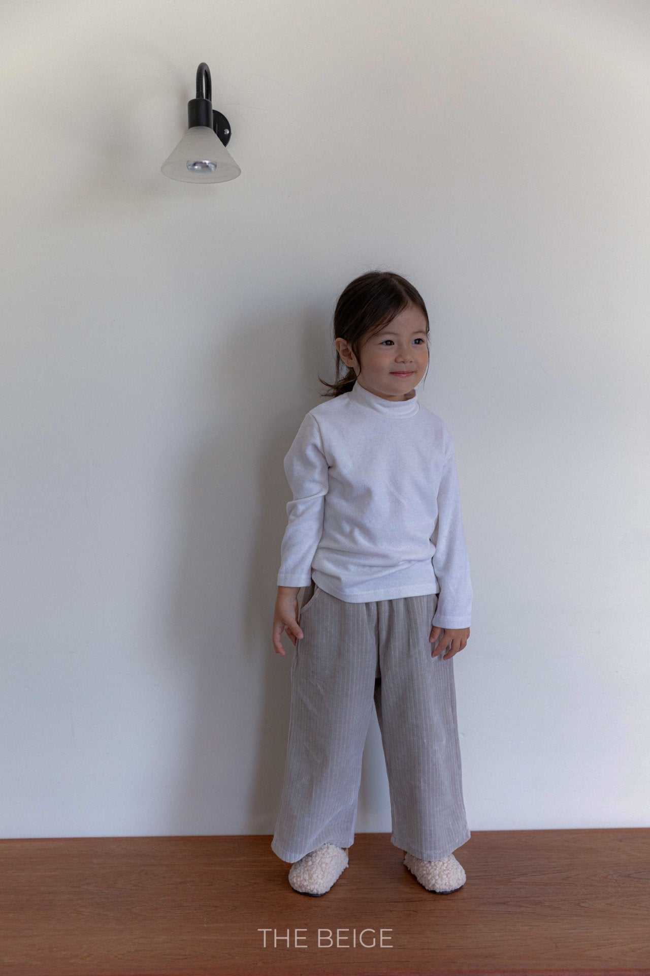 ［The beige］Slim half neck tee