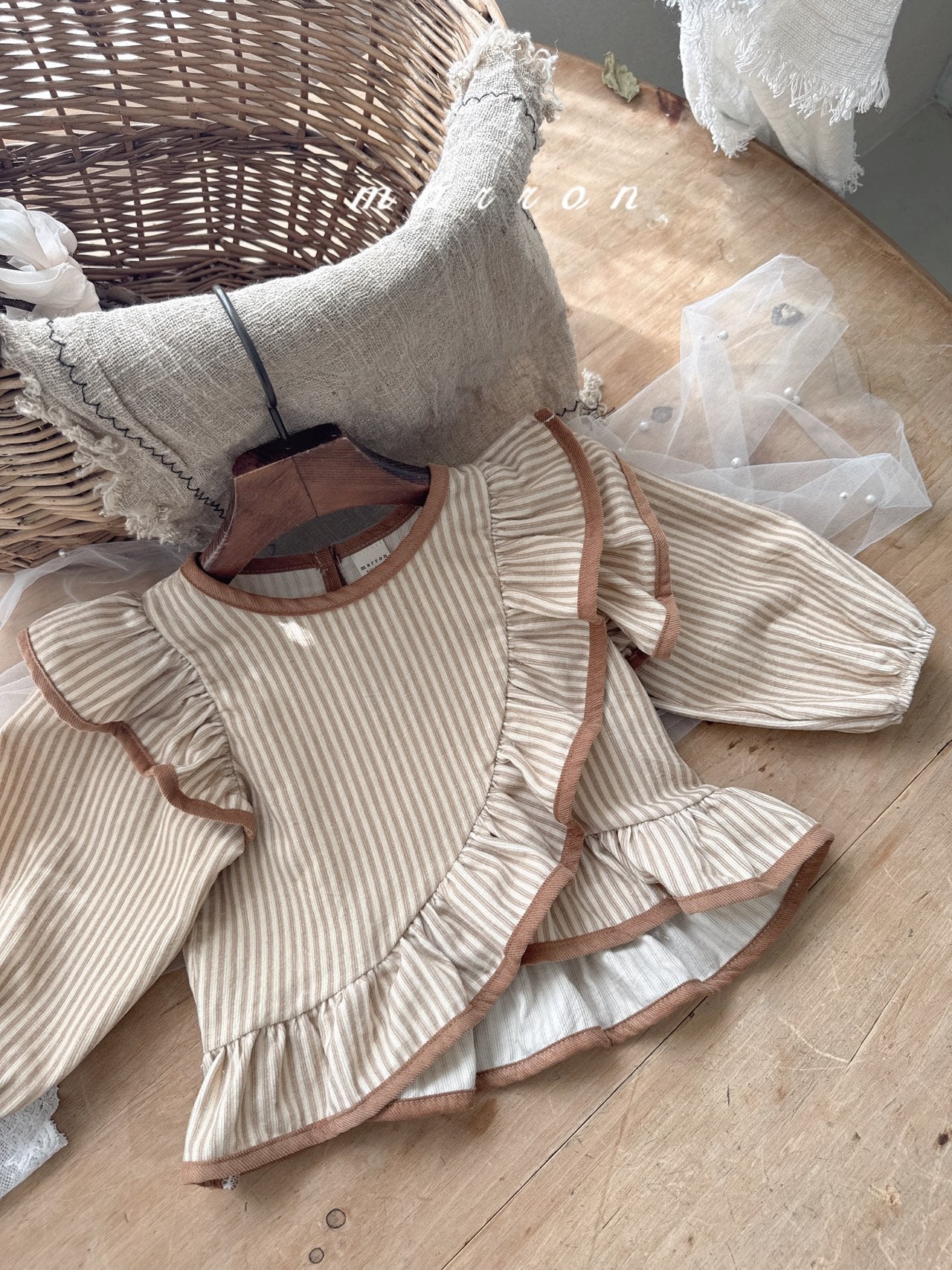 ［marron］Lala frill blouse