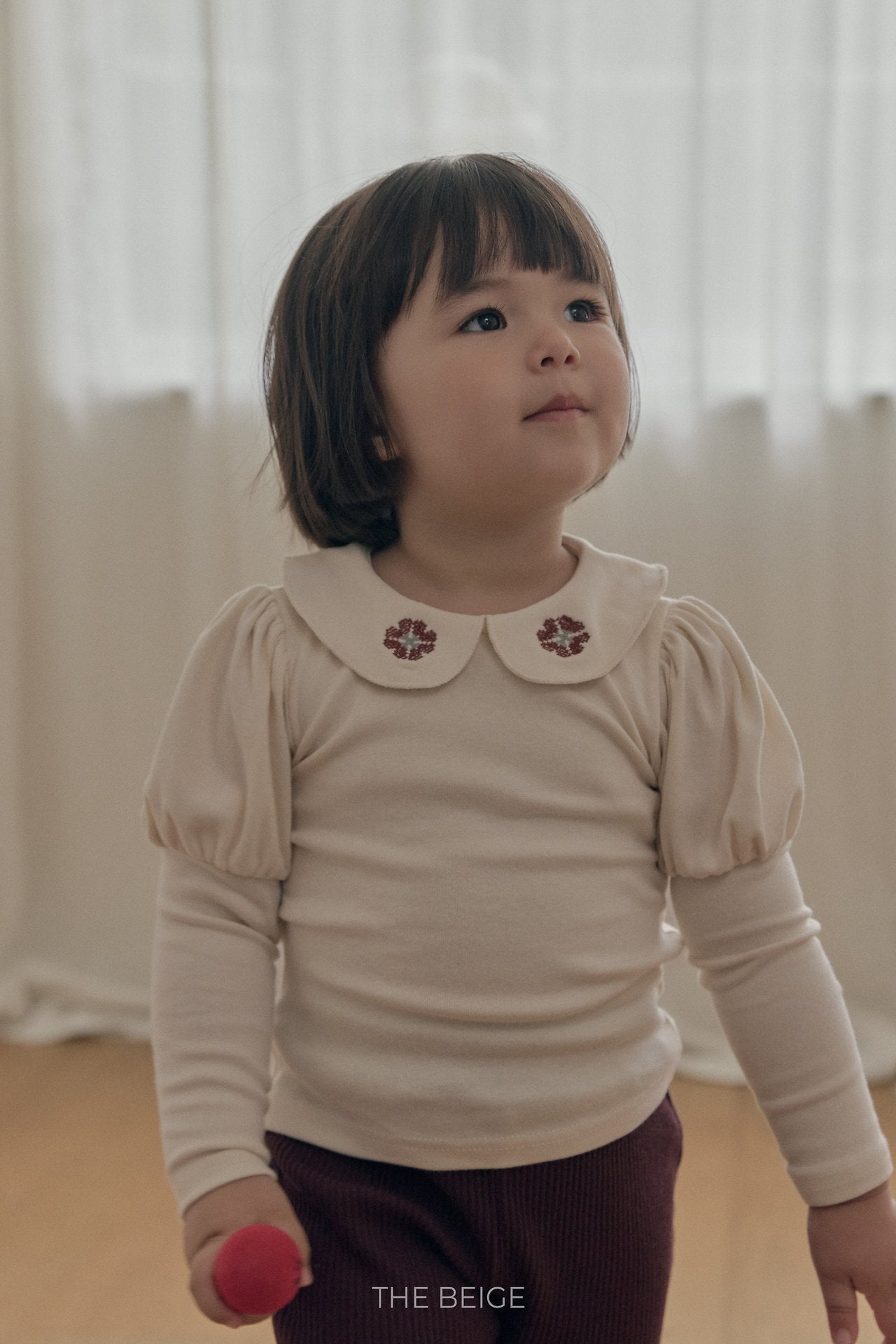 ［The beige］Embroidery Collar Tee