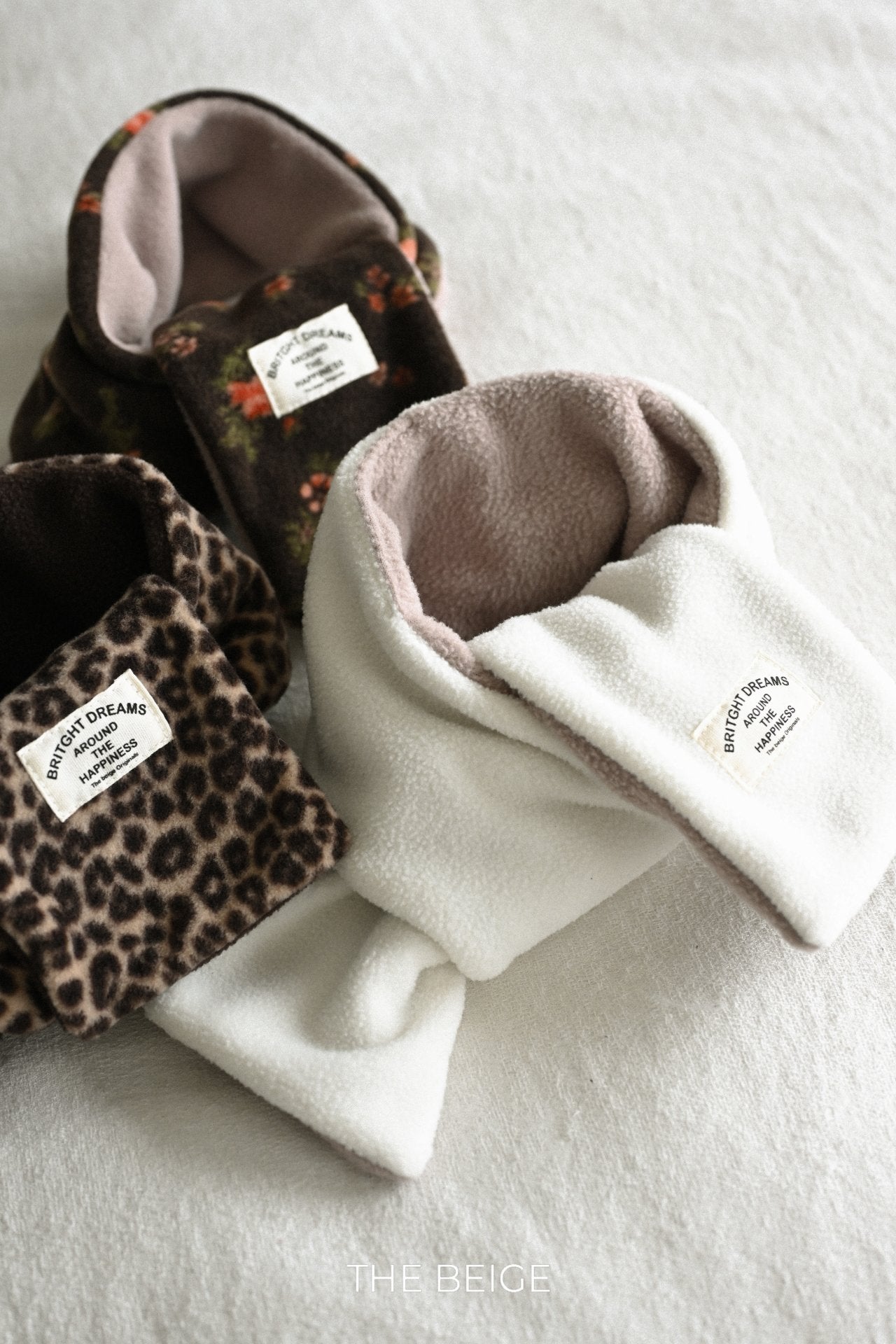 ［The beige］Reversible muffler