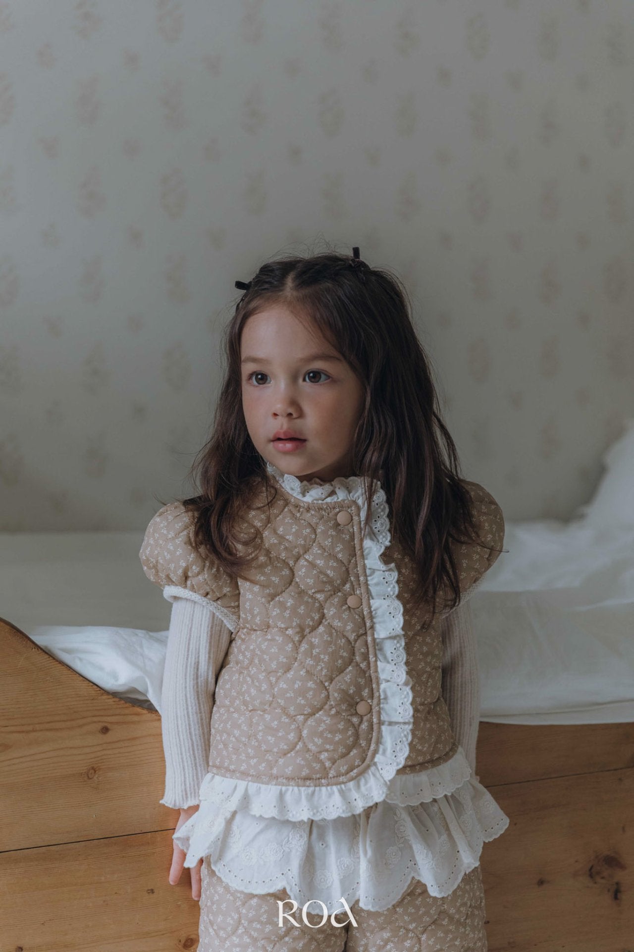 ［ROA］Quilting lace vest