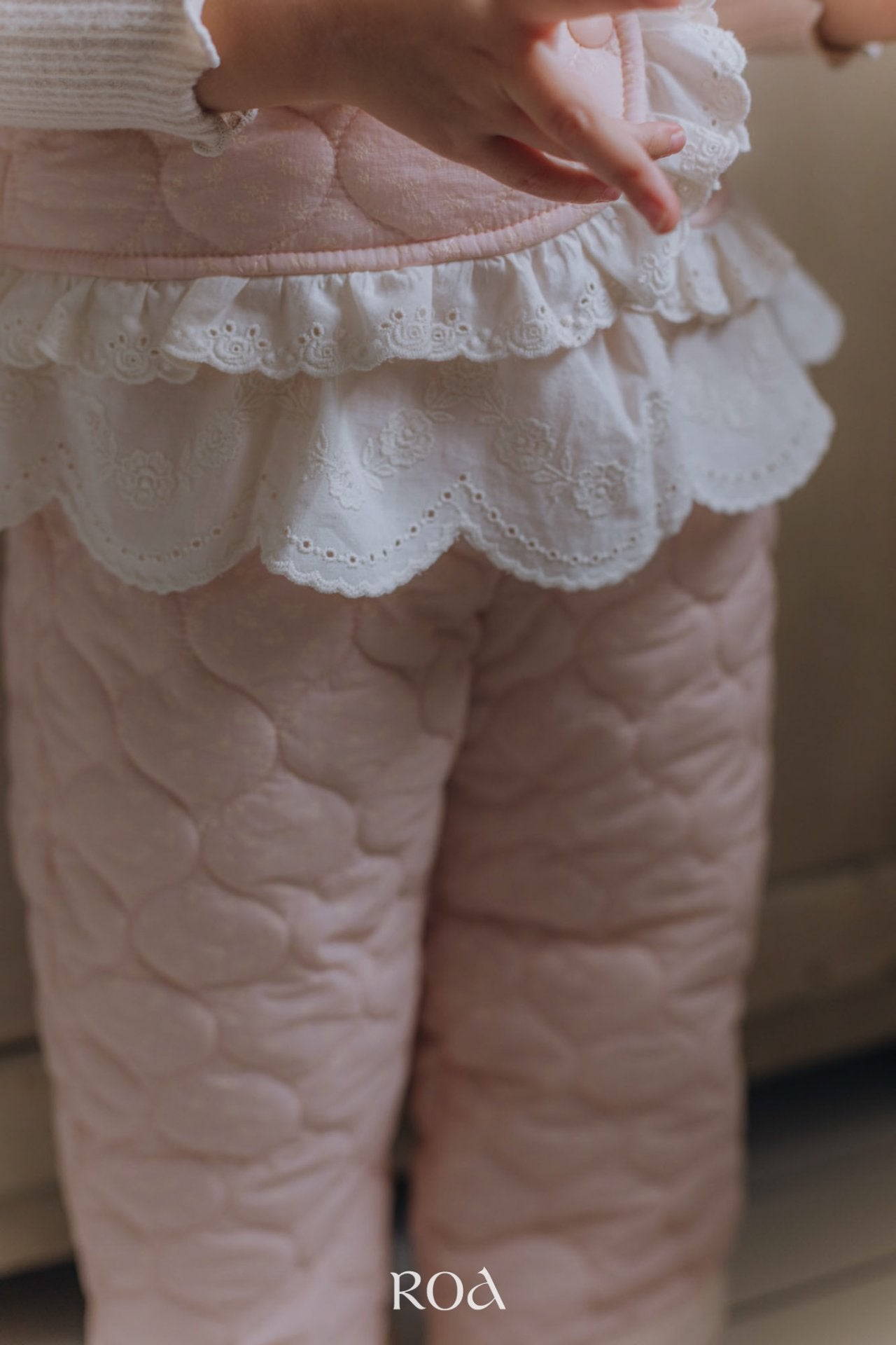 ［ROA］Quilting lace vest