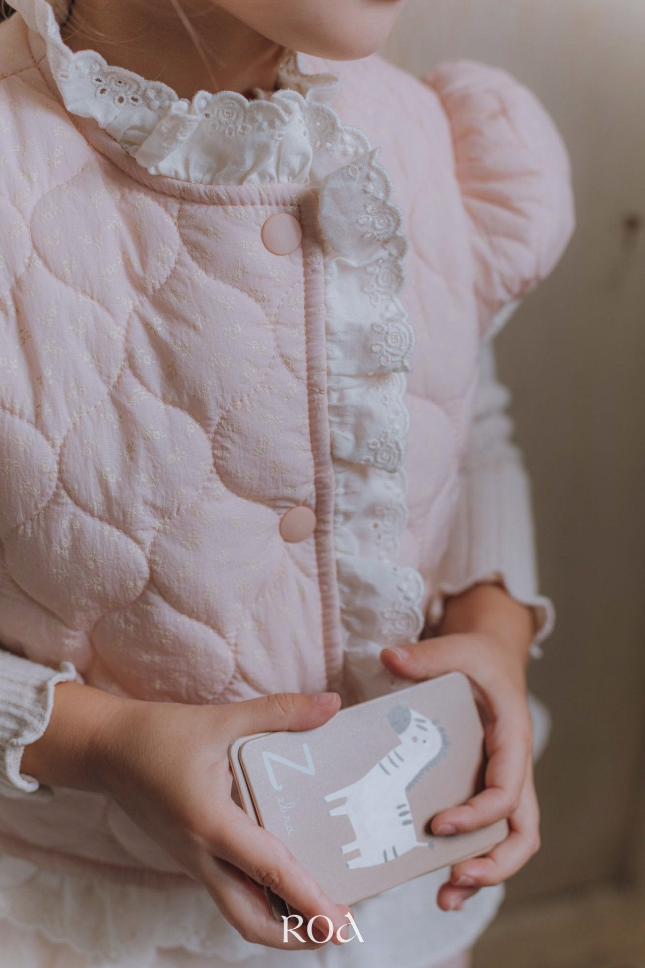 ［ROA］Quilting lace vest