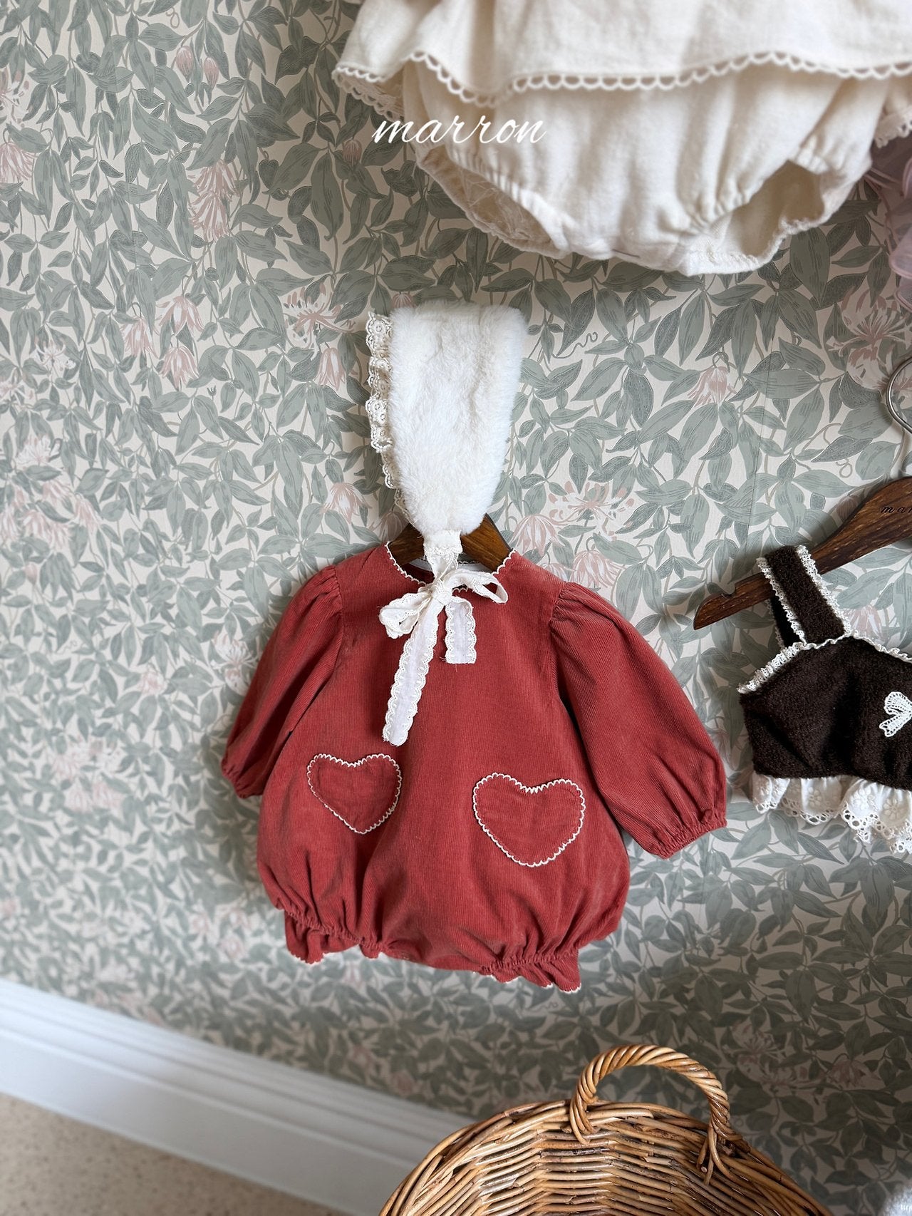 ［marron］Lace fur ear muffler