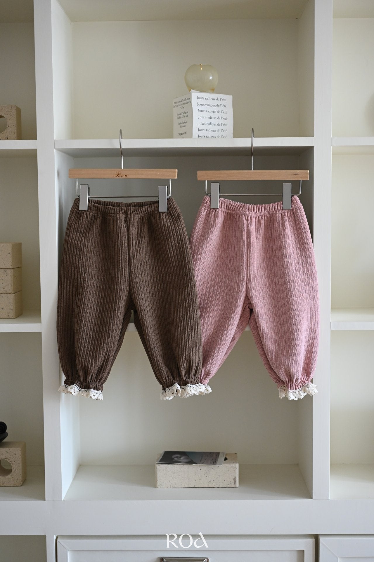 ［ROA］Lace jogger pants