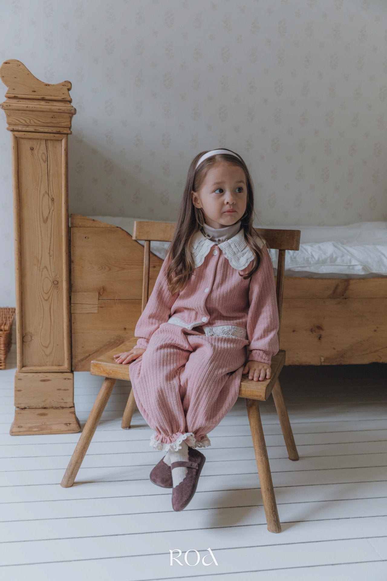 ［ROA］Lace jogger pants