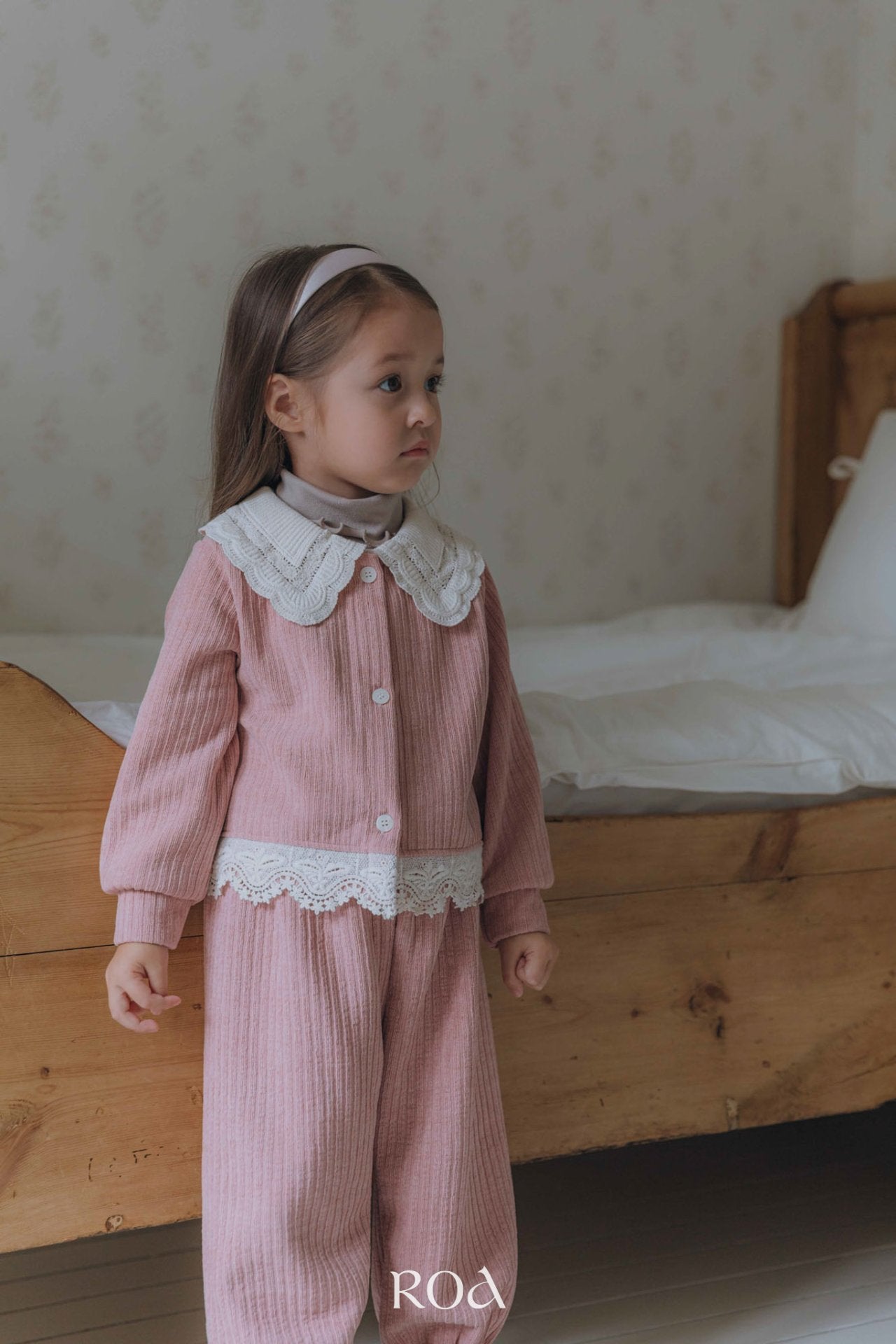 ［ROA］Lace jogger pants