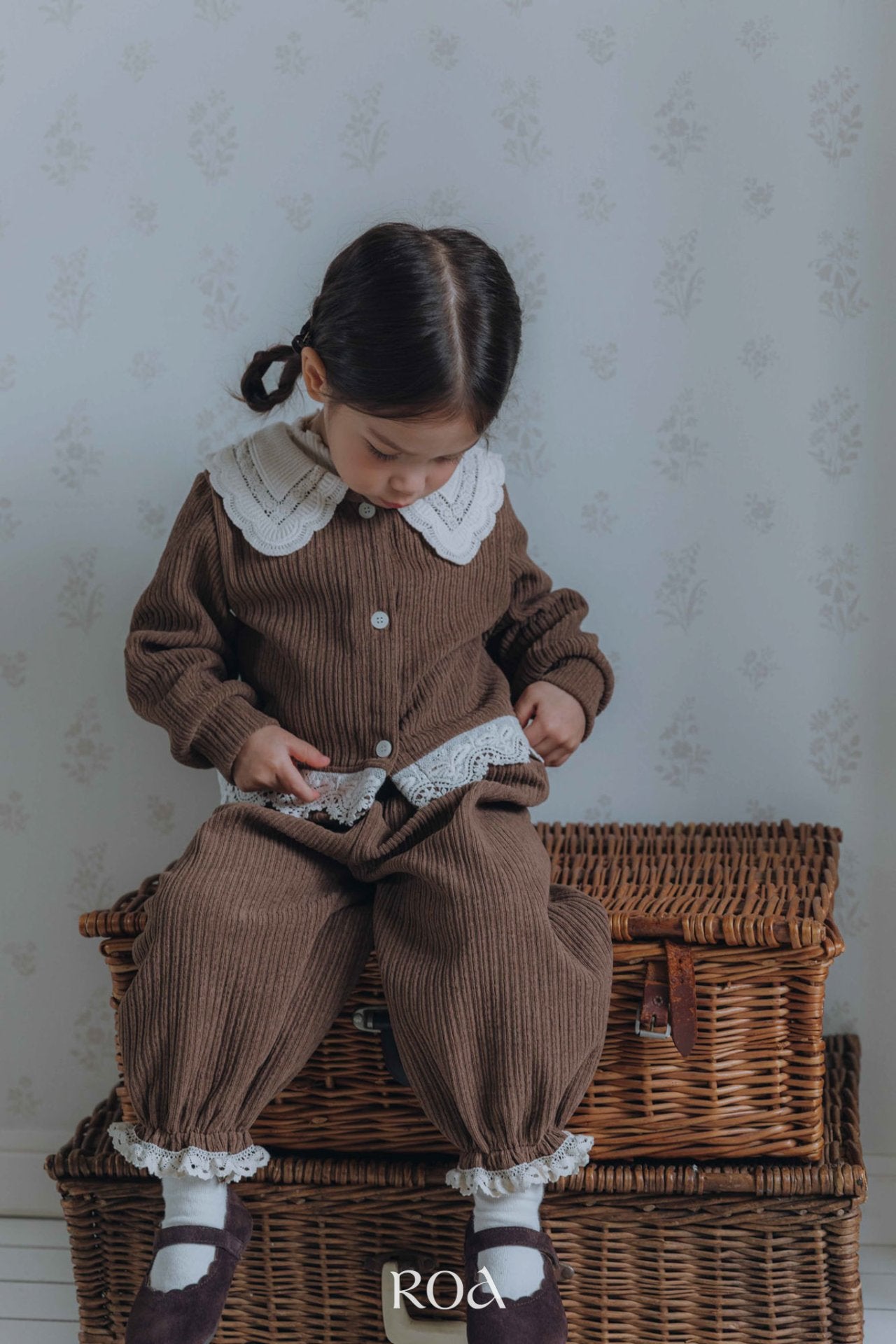 ［ROA］Lace jogger pants