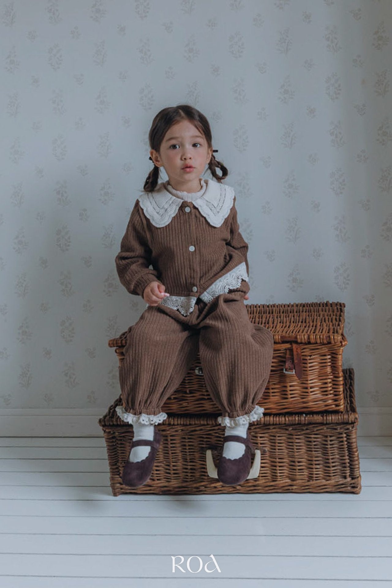 ［ROA］Lace jogger pants