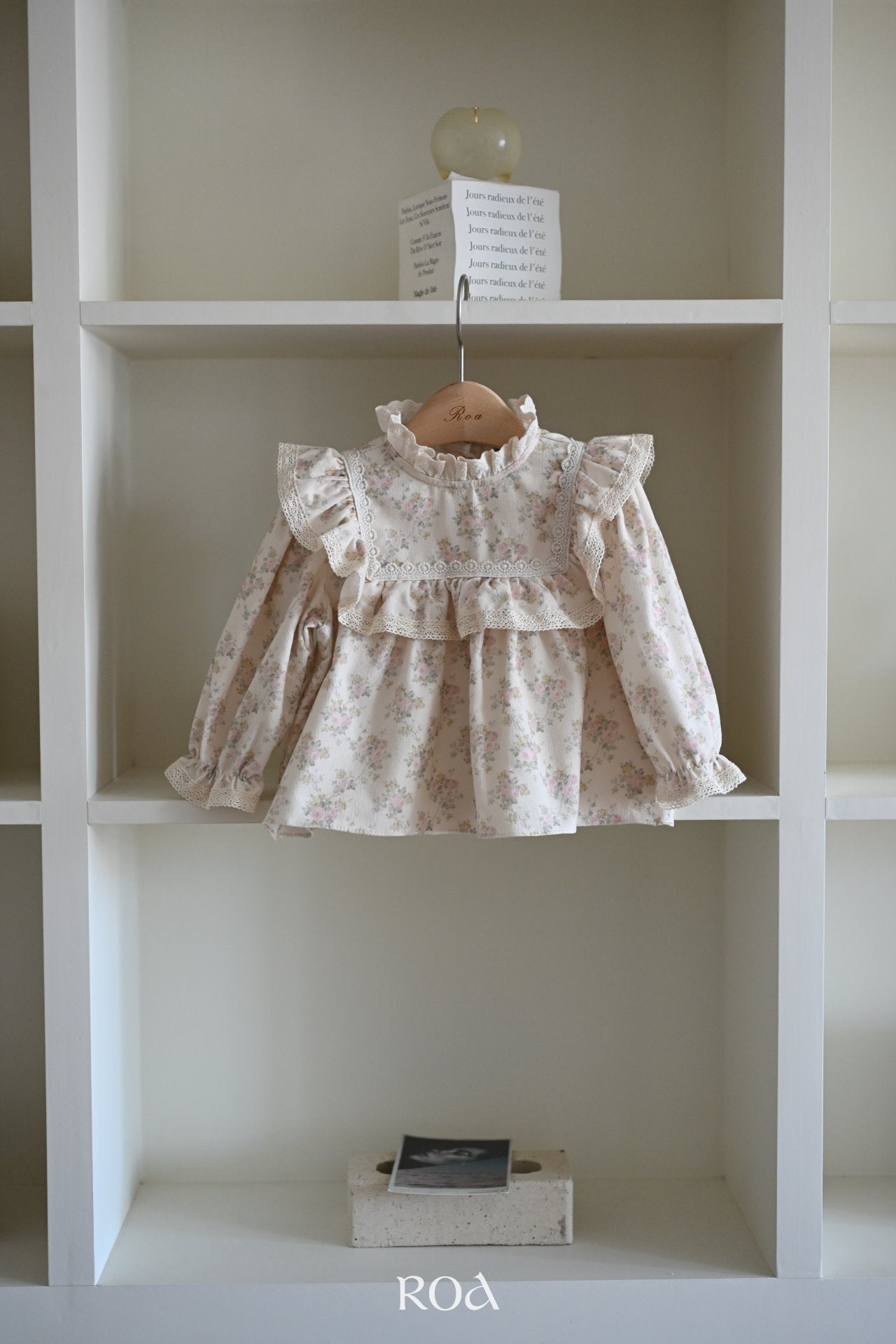 ［ROA］Square frill blouse