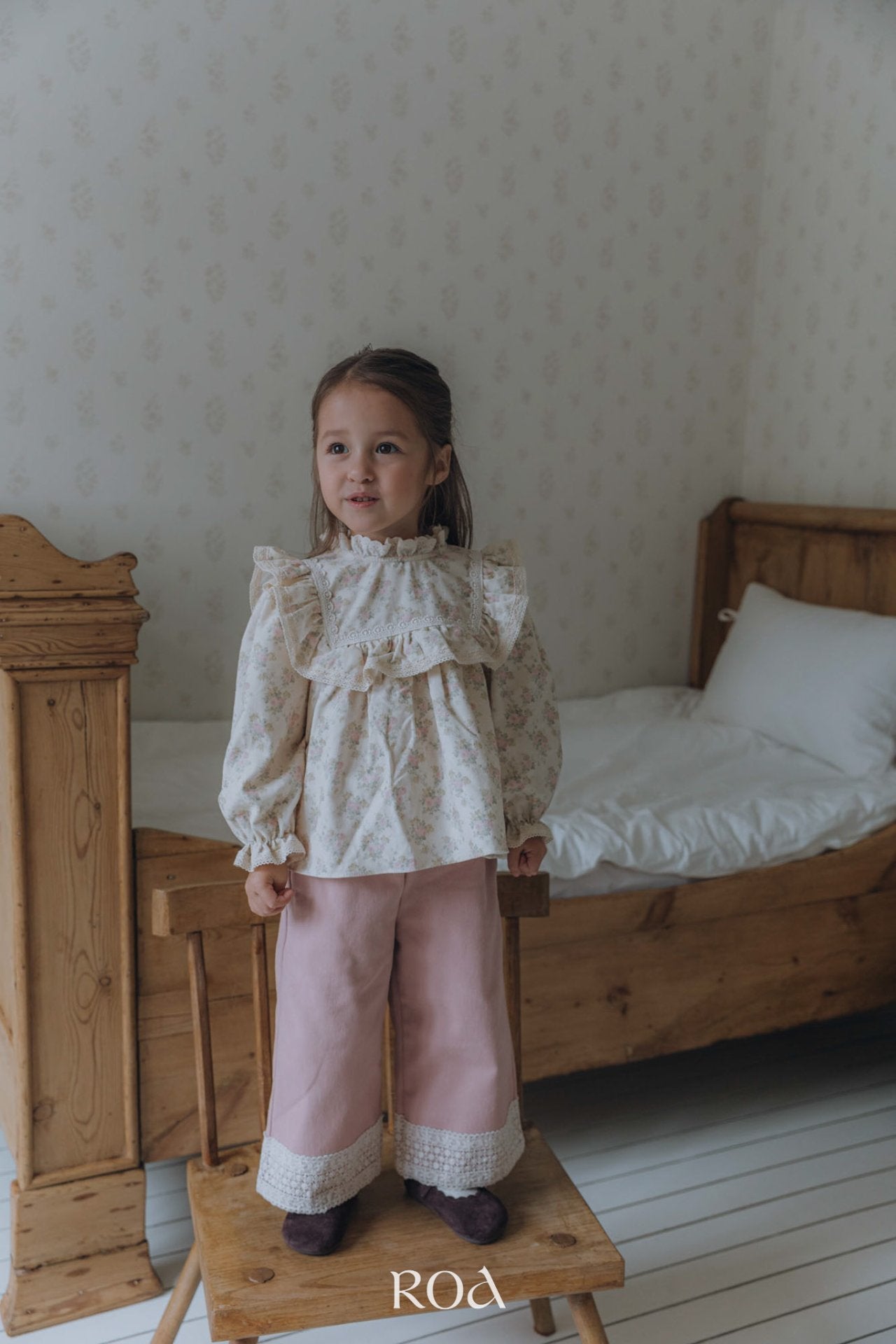 ［ROA］Square frill blouse