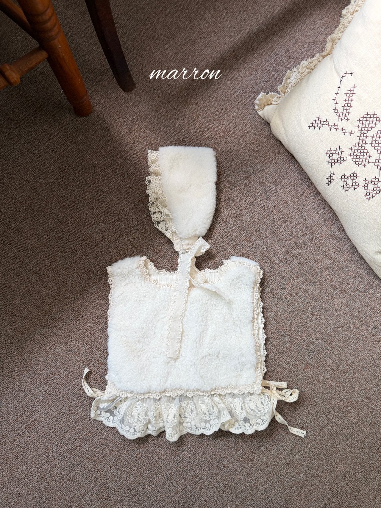［marron］Lace fur ear muffler