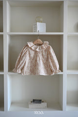 ［ROA］Tuck frill blouse