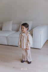 ［ROA］Tuck frill blouse