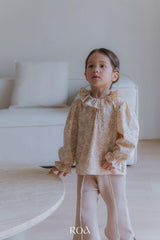 ［ROA］Tuck frill blouse