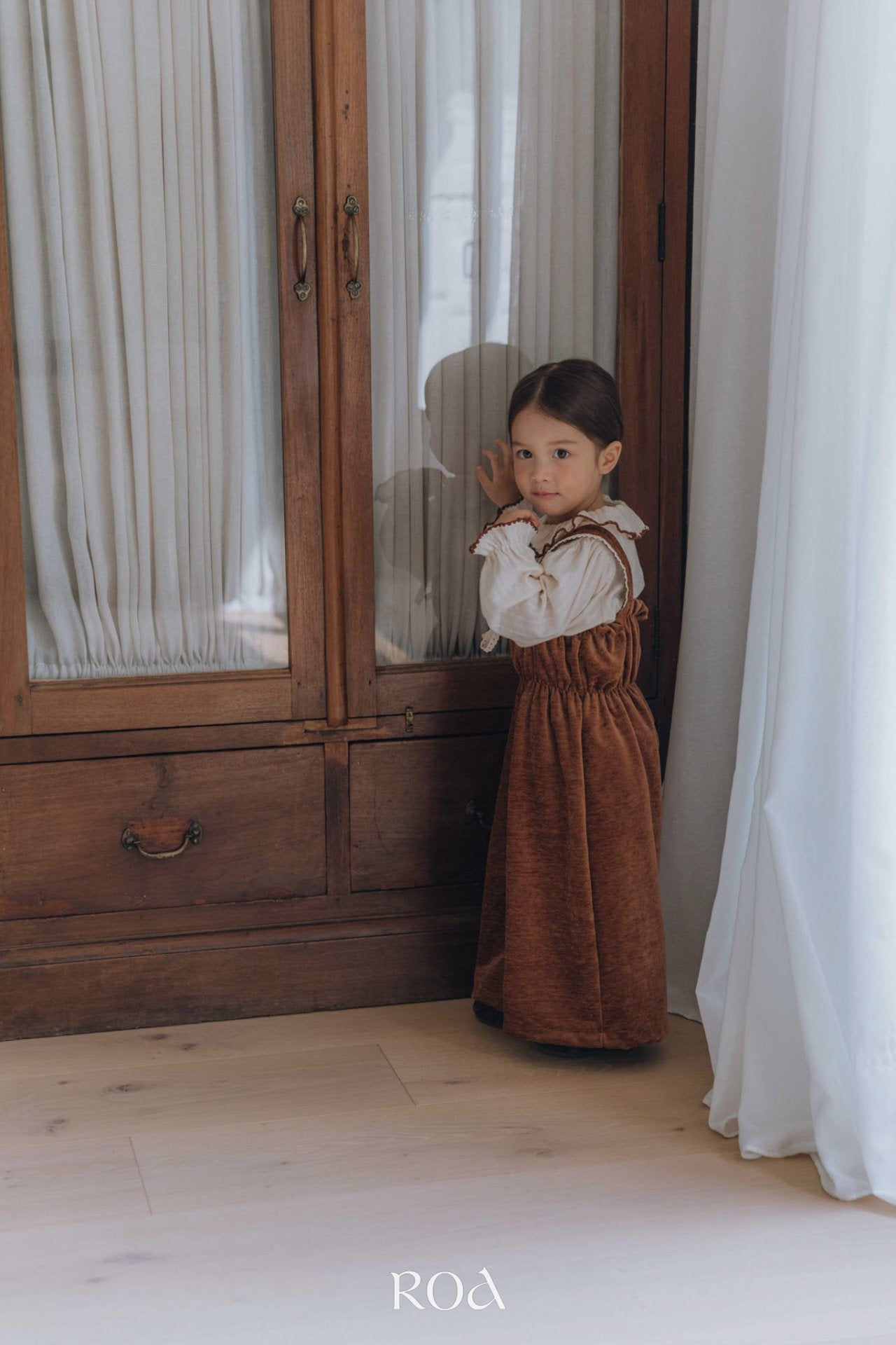 ［ROA］Tuck frill blouse