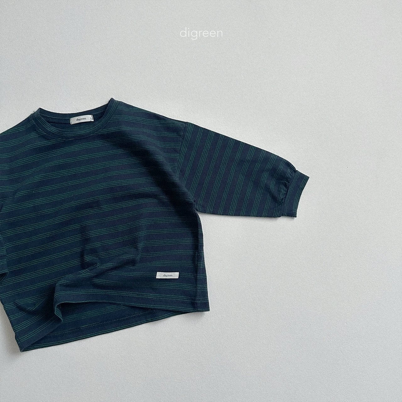 ［digreen］Pinstripe T-shirt