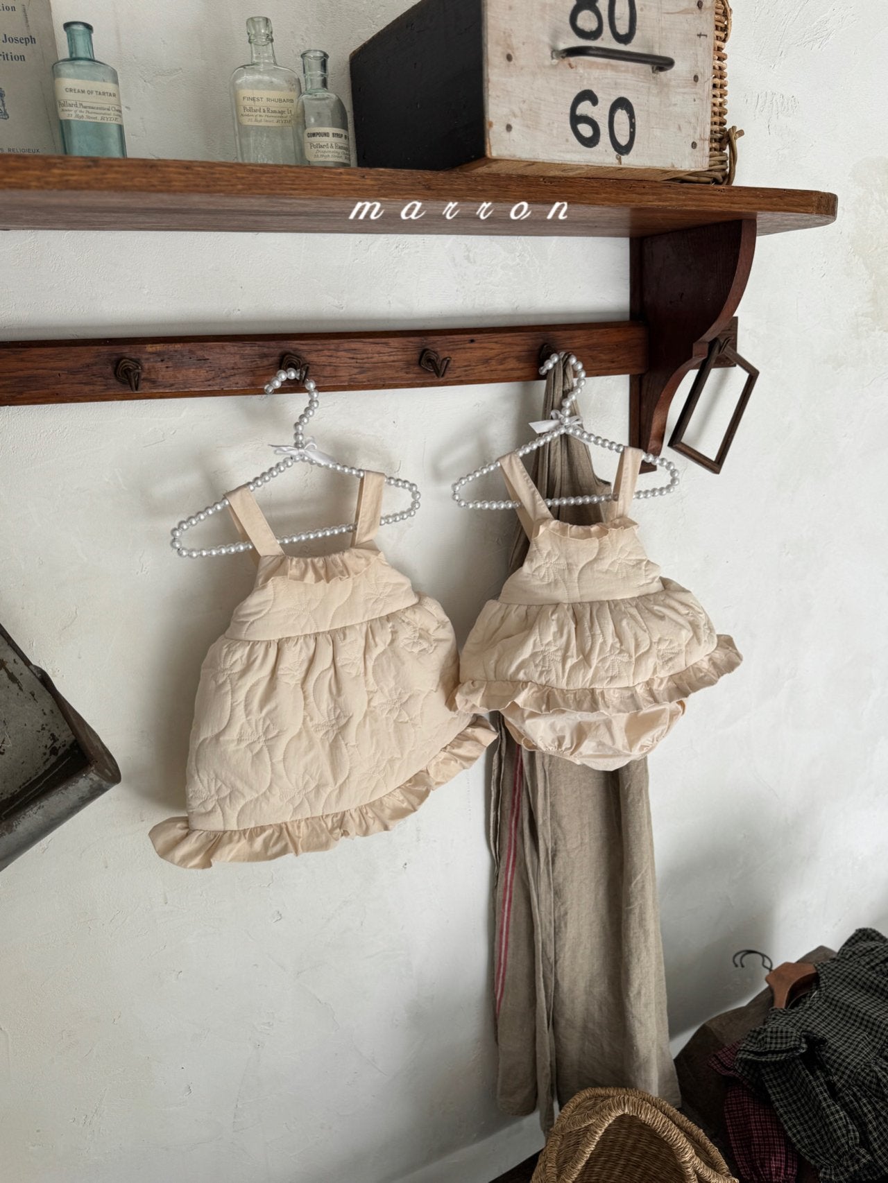 ［marron］Quilting frill one-piece