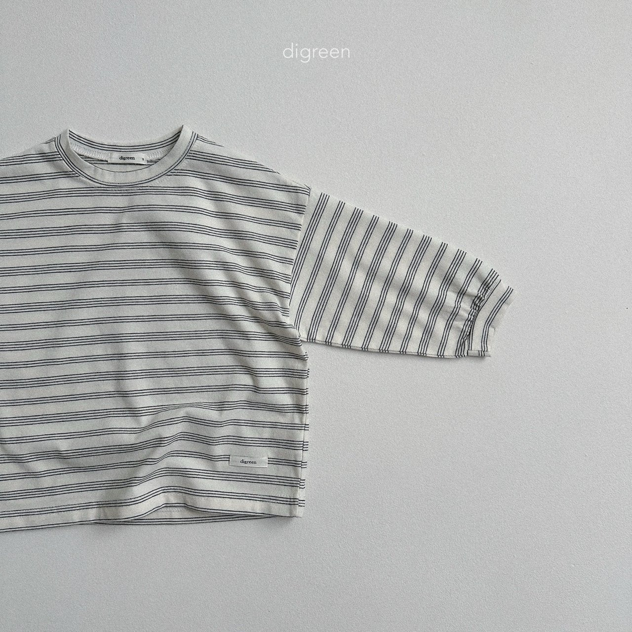［digreen］Pinstripe T-shirt