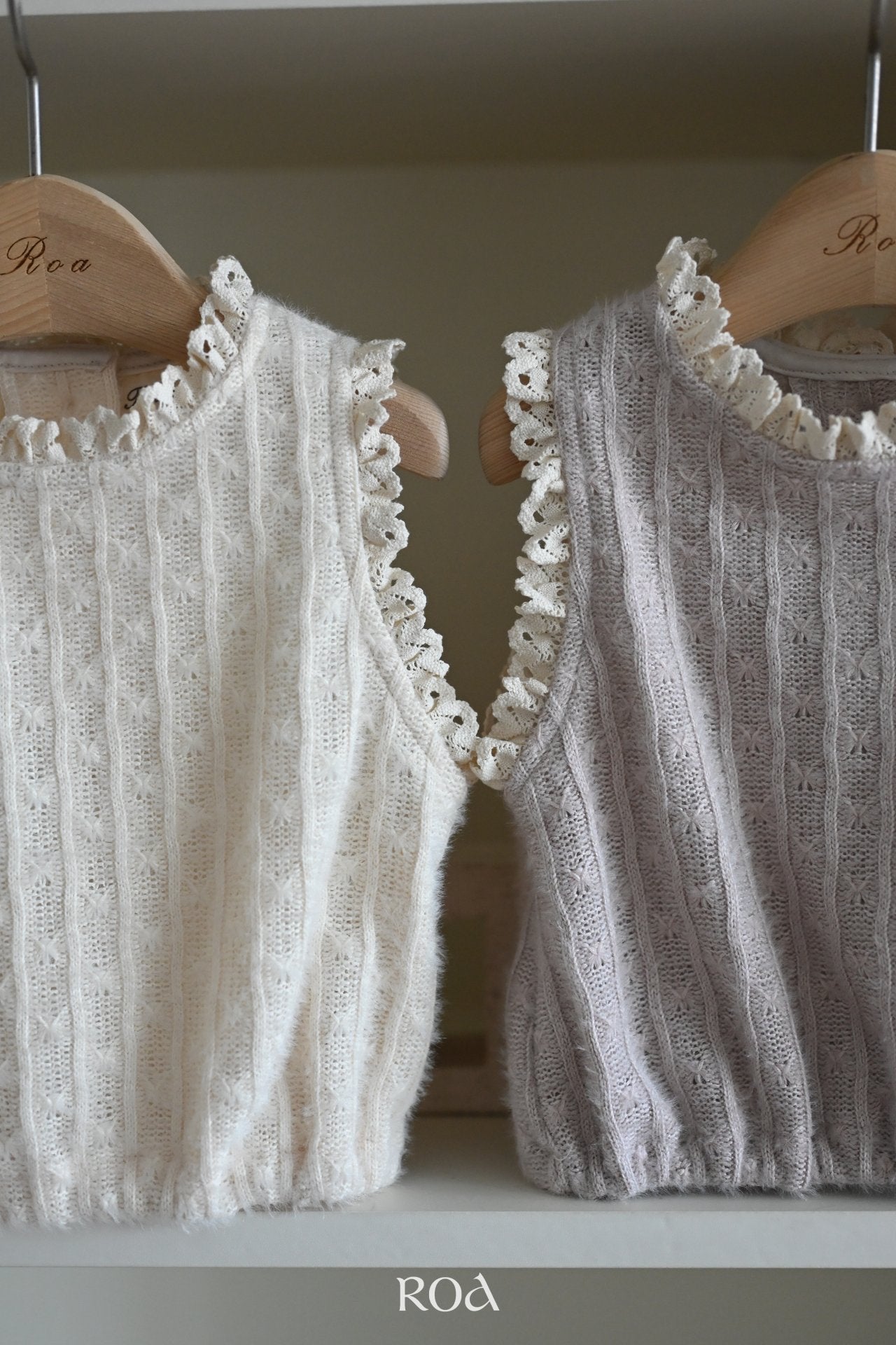 ［ROA］Knit lace vest