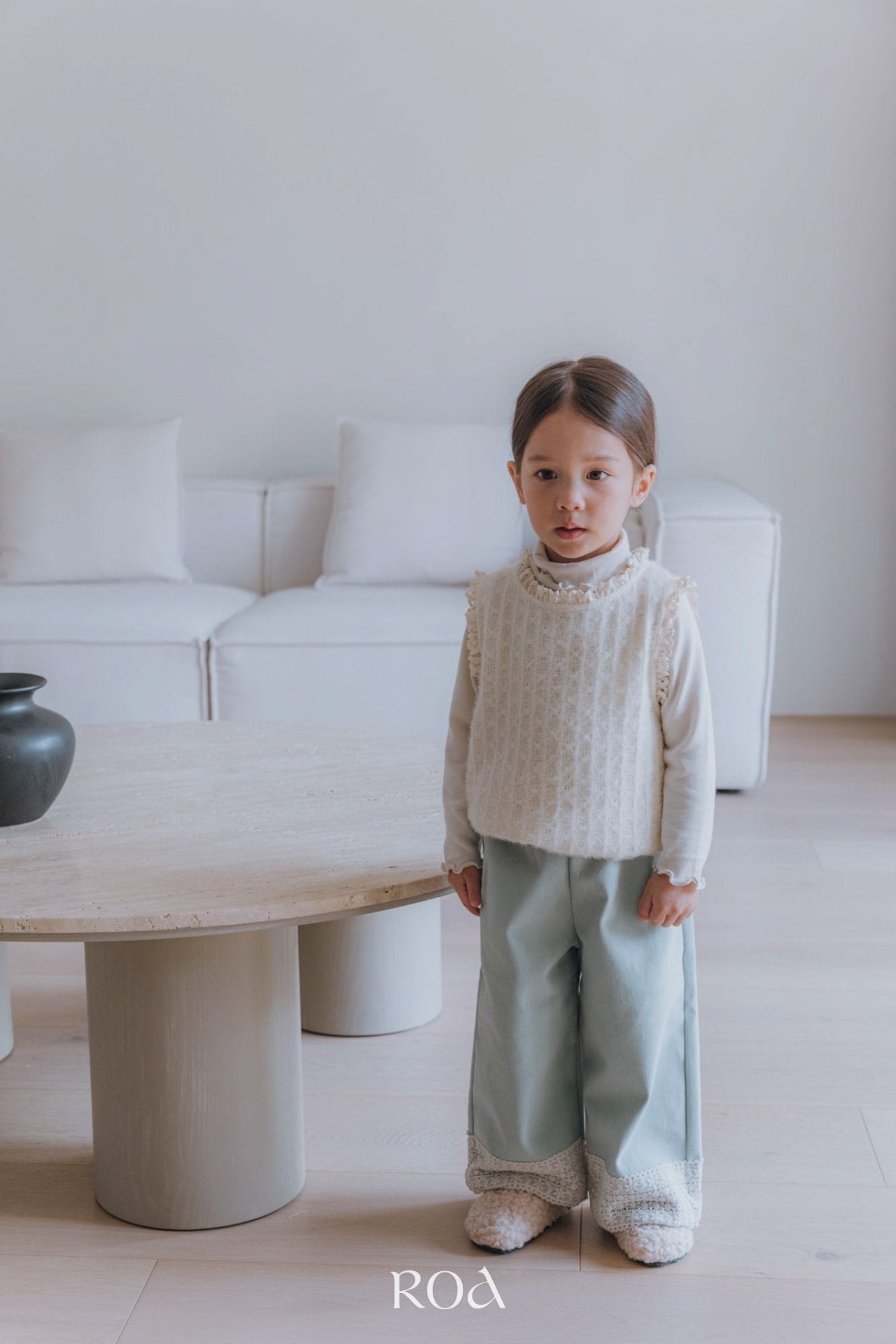 ［ROA］Knit lace vest