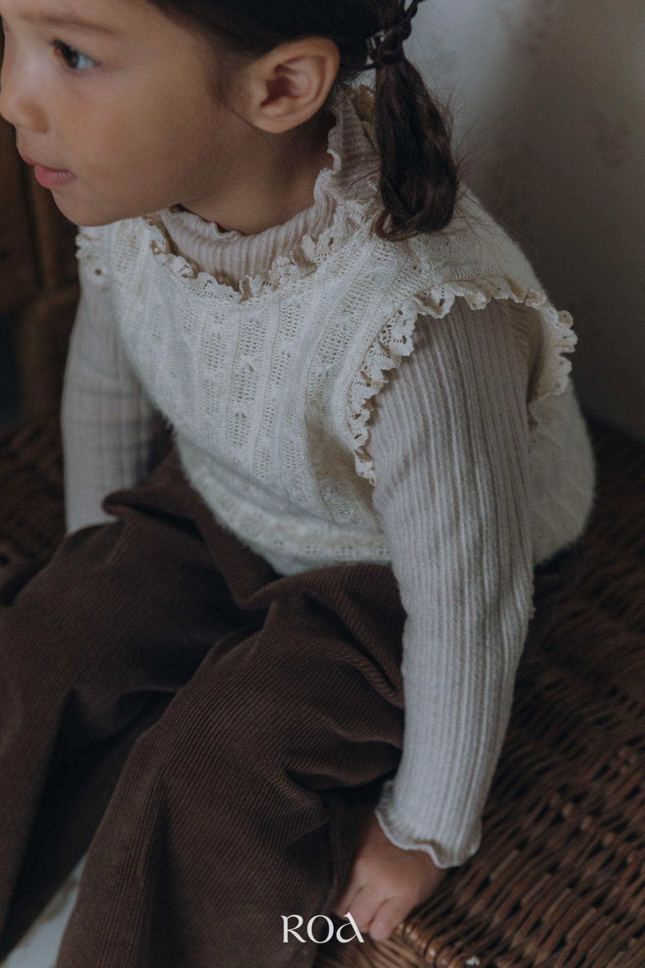 ［ROA］Knit lace vest