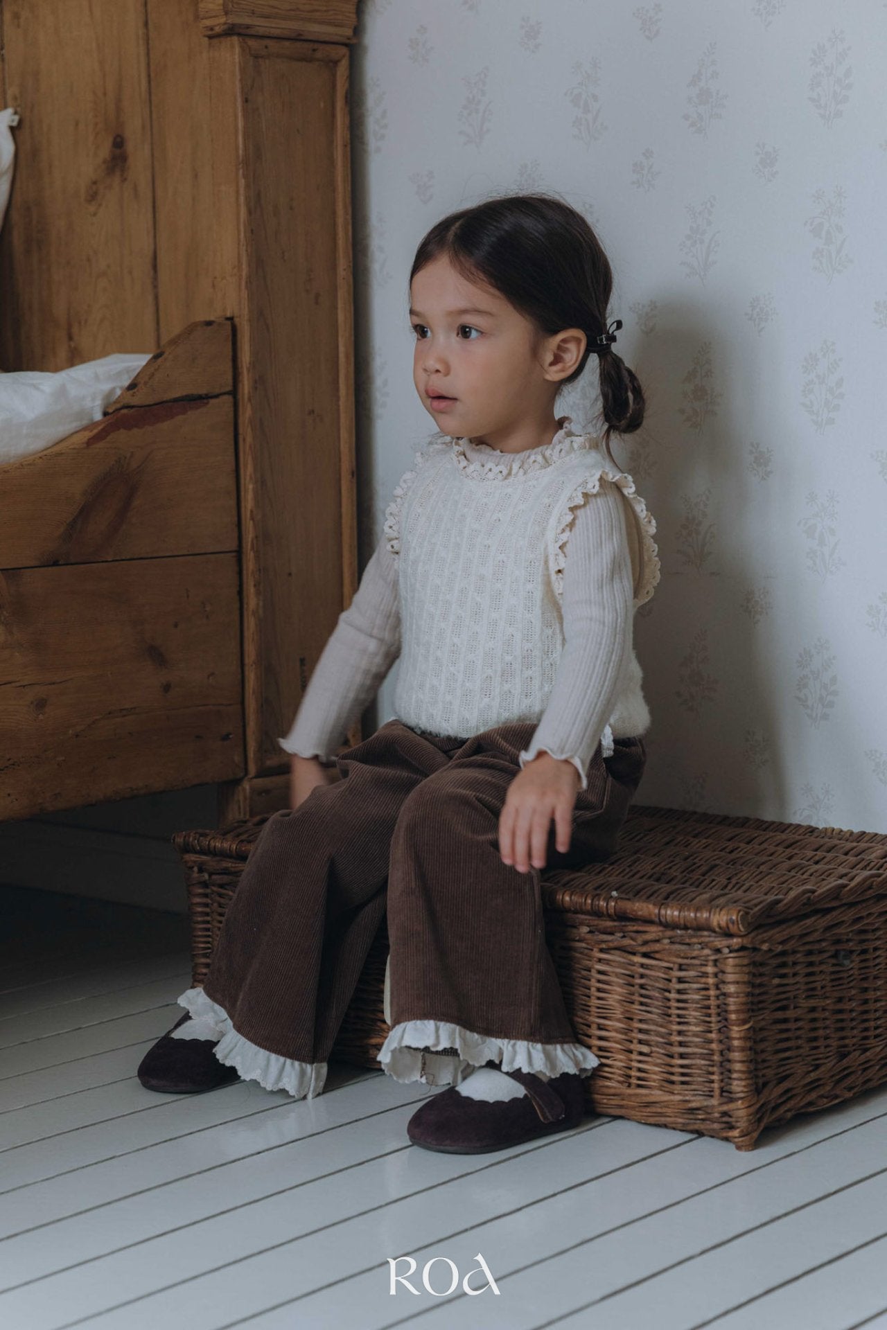 ［ROA］Knit lace vest