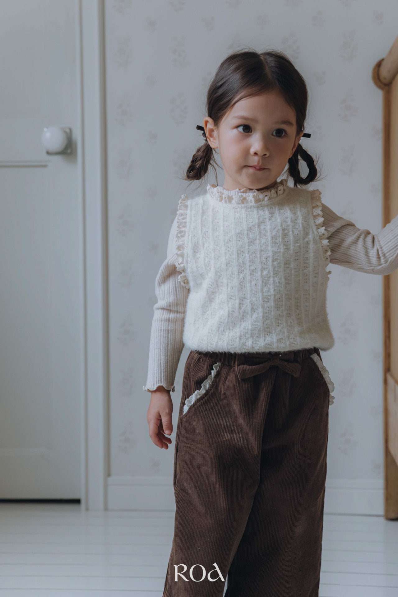 ［ROA］Knit lace vest