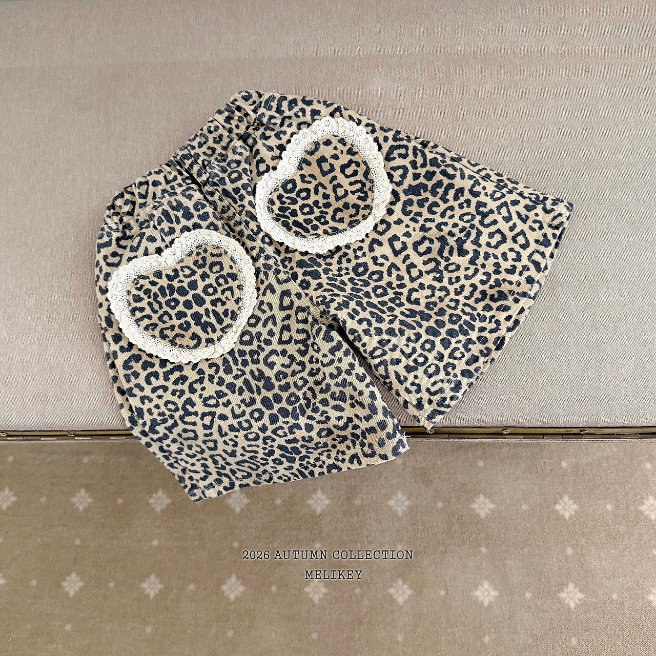 ［Melikey］Leopard heart bamuda pants