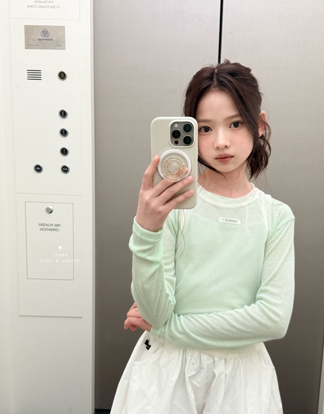 ［comma］See-through sleeveless tops