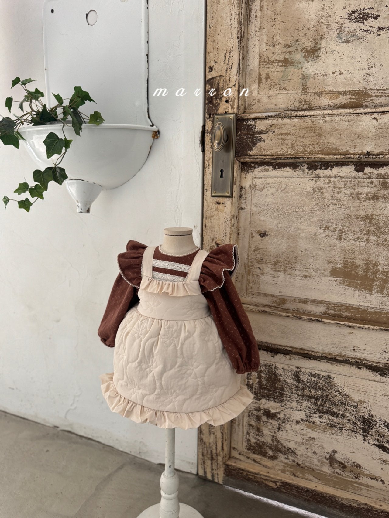 ［marron］Quilting frill one-piece