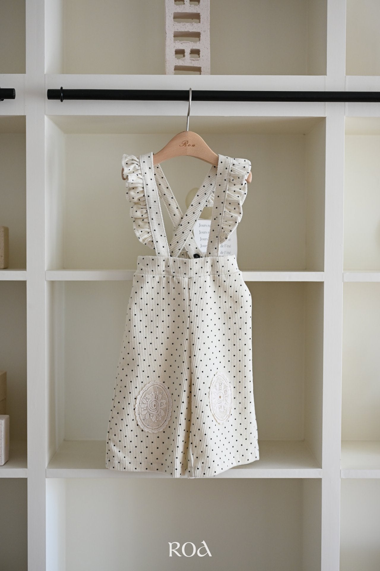 ［ROA］Dot frill suspender pants