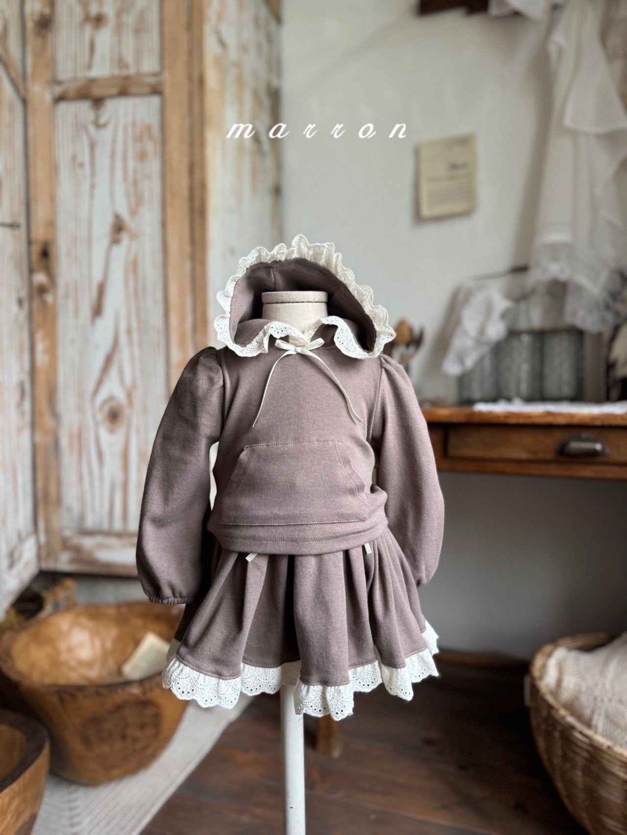 ［marron］Lace ribbon hood tops