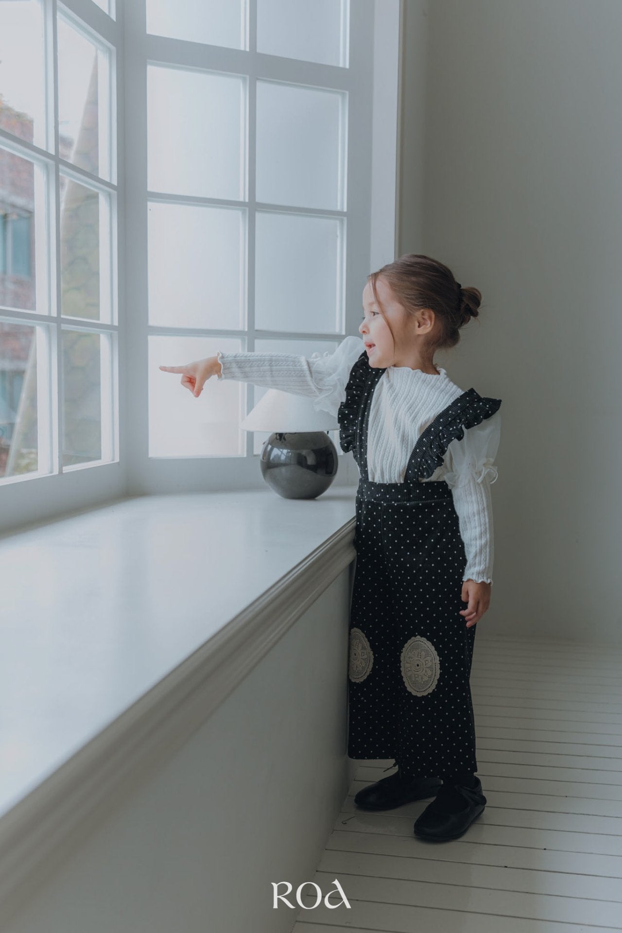 ［ROA］Dot frill suspender pants